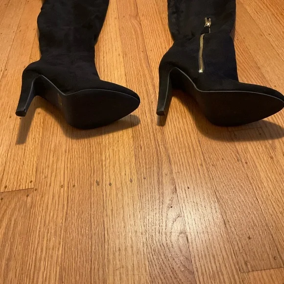 Thigh high black suede boots - Picture 8 of 12
